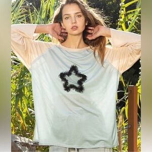 POL Cream and Peach Oversized Patch Star Raglan Long Sleeve Top, Medium NWOT